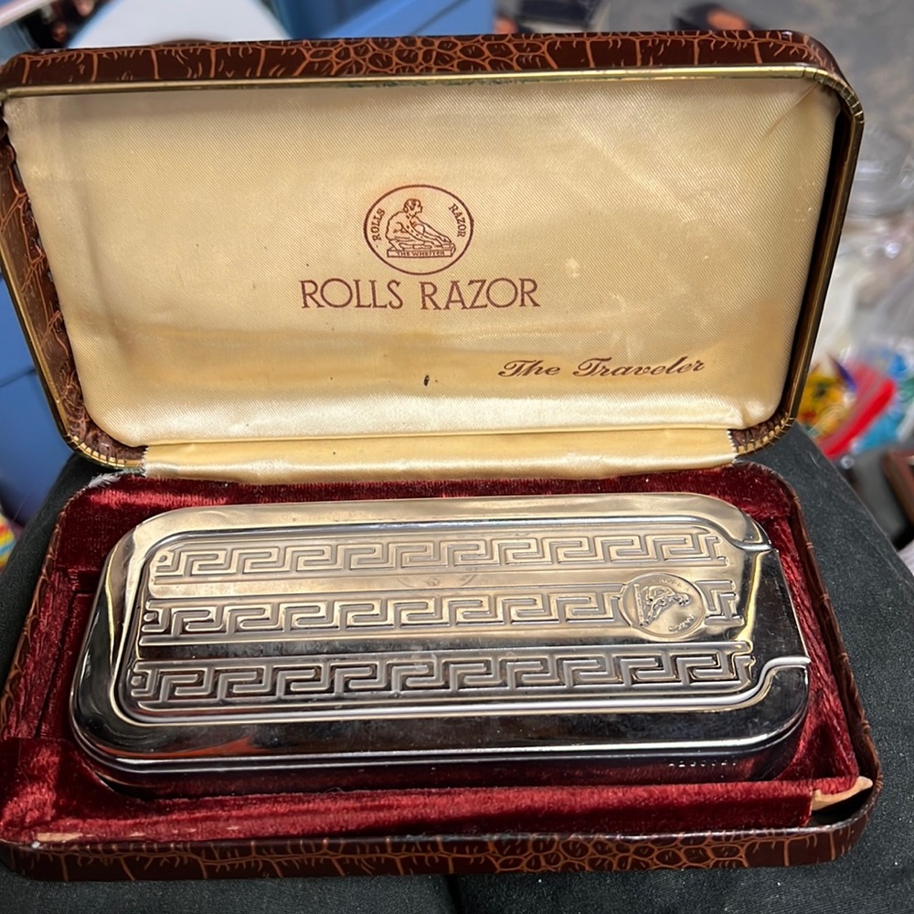 Antique razor
